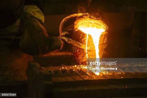 688 Gold Smelting Stock Photos, High-Res Pictures, and Images - Getty Images