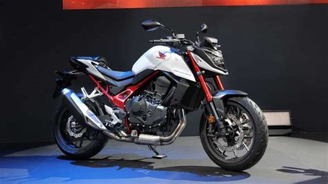 Honda Cb Hornet Debuts With Sharp Styling New Engine Autodevot