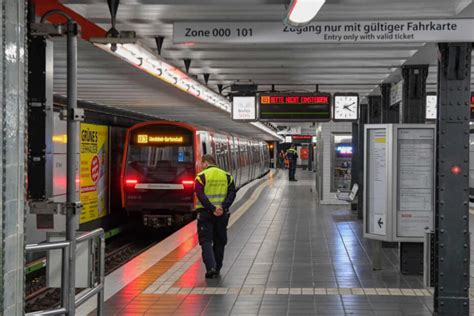 Hamburg Tragischer Unfall Mann Wird Von U Bahn Erfasst Und Stirbt Tag24