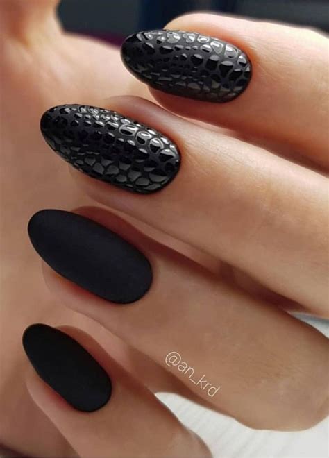 40 Black Nail Designs To Try This Year Ray Amaari Artofit