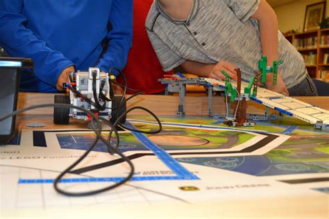 Friday Feel Good: Students Start First LEGO League Robotics Team