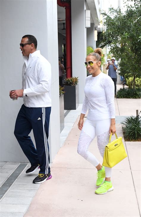 Jenifer Lopez Hot Celebs Home