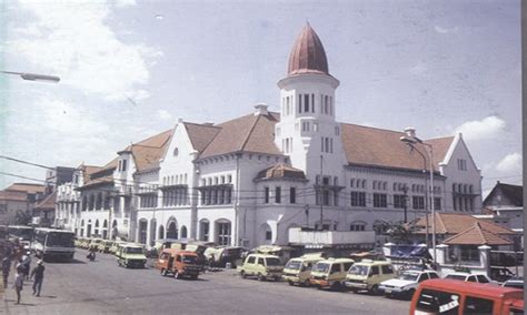 Bank Mandiri Gedung Cerutu Direktori