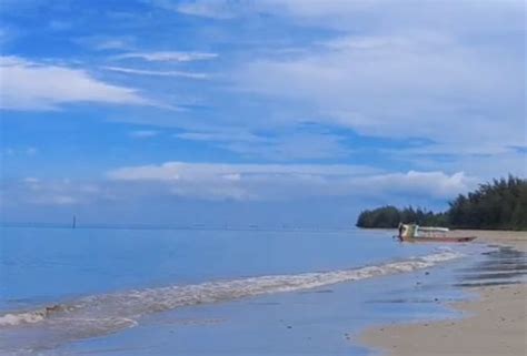 Pantai Pasir Putih Terindah Di Kalimantan Panoramanya Romantis Dan