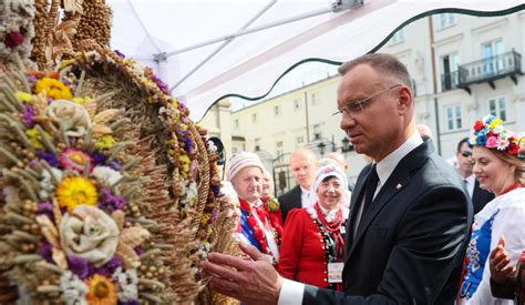 Burza Po Ruchu Dudy W Czasie Powodzi Adne T Umaczenie Tego Nie