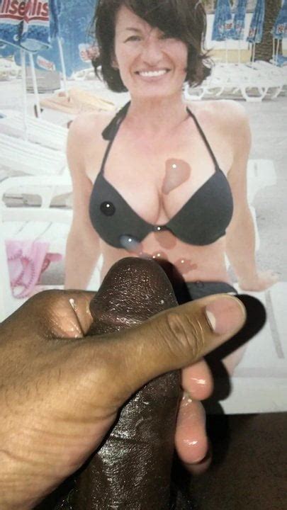 Caldo Omaggio Alla Milf XHamster