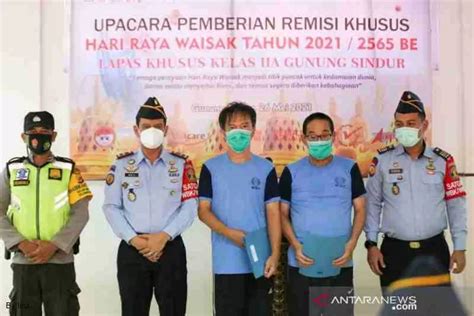 Hari Raya Waisak Narapidana Buddha Terima Remisi Smol Id