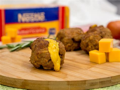 Albóndigas rellenas de queso mozarella Recetas Nestlé