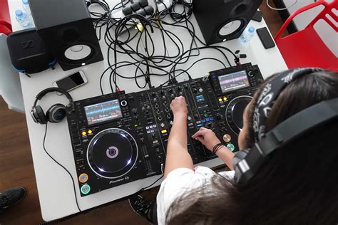Rock The Dancefloor The Proven Five Step Formula For Total Djing Success 1