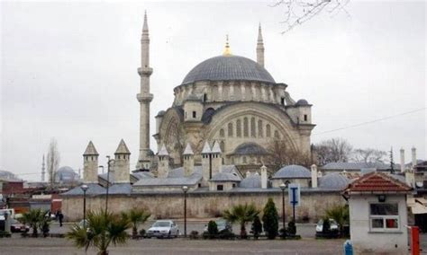 Nuruosmaniye Camii Gezilecek Yerler