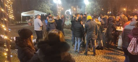 Otočani do sitnih sati feštali na Adventskom sajmu Novi list