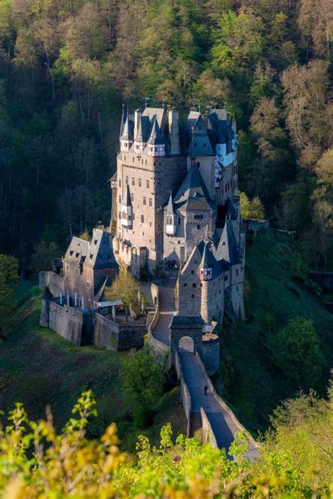 Complete Guide to Visiting Stunning Eltz Castle