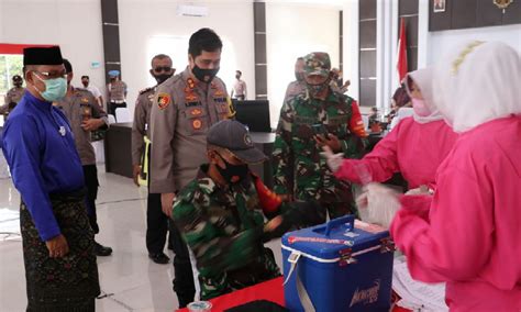 Personel TNI Polri Di Lingga Disuntik Vaksin Covid 19 RCMNEWS