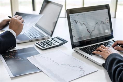 Prop Firm Accounts vs Personal Trading Accounts in Forex Trading