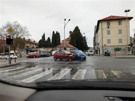 Slobodna Dalmacija Pobogu Odakle Je On Do Ao Automobil Rije Kih