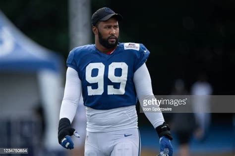 Lineman Deforest Buckner Photos and Premium High Res Pictures - Getty ...