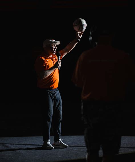 Photo Gallery: Clemson Coaches Welcome Freshmen Students – Clemson Tigers Official Athletics Site