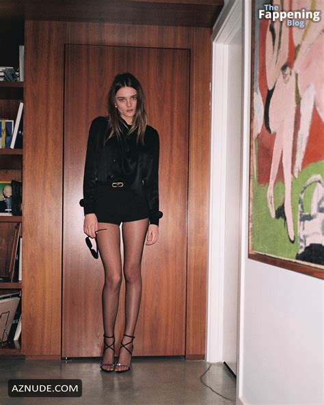 Charlotte Lawrence Sexy And Hot Photos Collection AZNude