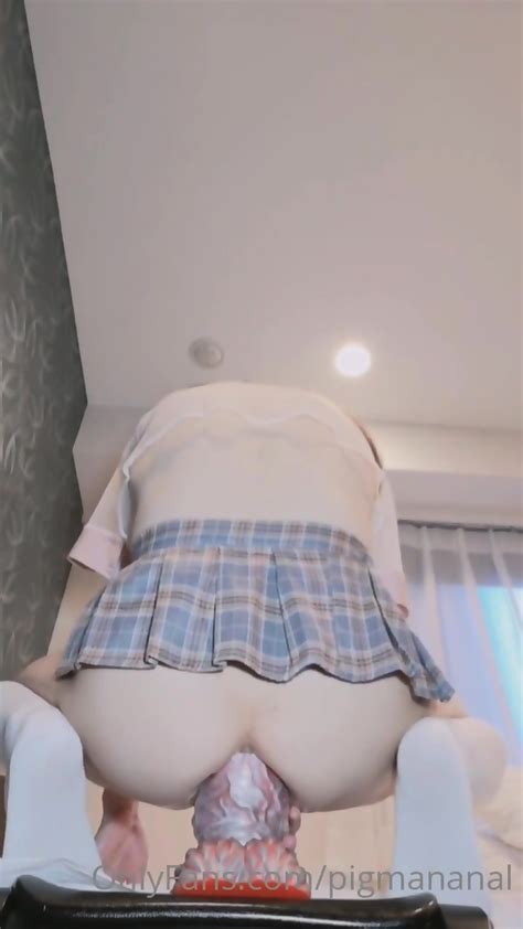 Pigmananal Anal Masturbation With Dildo