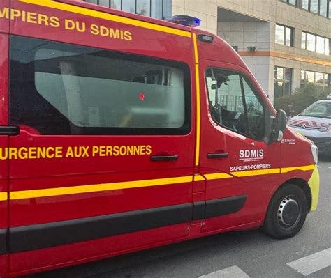 Lyon Les Pompiers Aident Un Homme Victime D Un Malaise Sous Ghb L