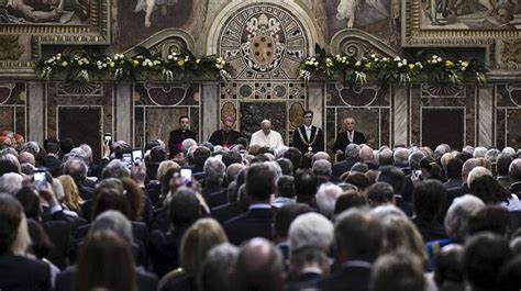 El Papa Francisco Recibe El Premio Carlomagno Mundo El Comercio Per