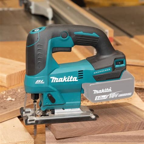 New cordless jig saw from Makita - Woodshop News