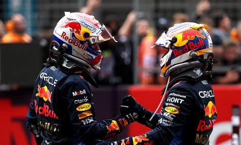 Celebra Verstappen La Renovaci N De Checo P Rez Con Red Bull