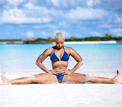 4 Hot Sexy Ashley Kaufmann Bikini Pics