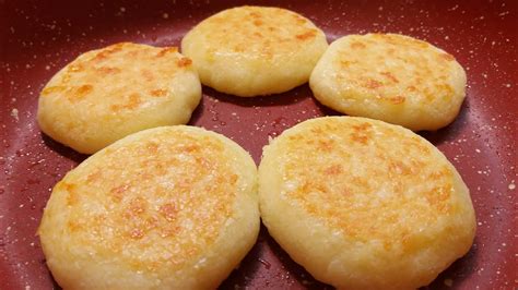 Pão de queijo de frigideira apenas 3 ingredientes sem trigo e sem