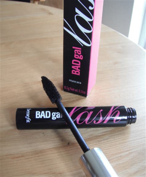 StrawCherry: Benefit Bad Gal Mascara Review