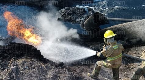 Se Incendia Ducto De Pemex Por Derrame En Toma Clandestina En Le N