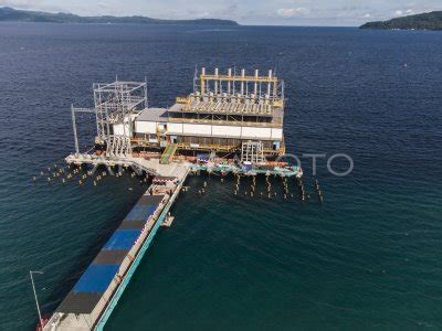 Pembangkit Listrik Kapal Ambon Antara Foto