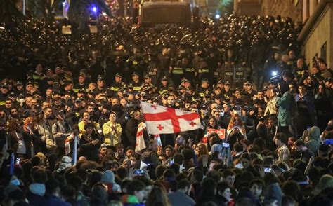 Протести в Грузії МЗС закликало українців уникати місць масового