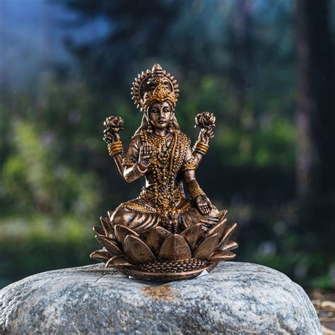 Lakshmi Statue - Heaven & Nature Store