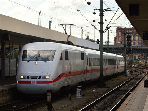 Einfahrt Des Ice Nach Interlaken In Den Mannheimer Hbf Auf Gleis Am