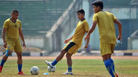 Muchlis Hadi Dan Puja Abdillah Resmi Dilepas Persib Ke Bandung United