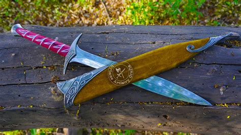 Custom Handmade Hobbit Sting Sword Exquisite Damascus Steel Replica