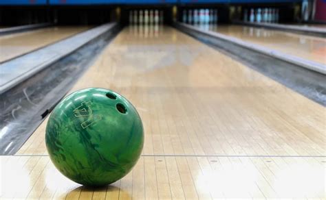 The Best Bowling Ball On Dry Lanes Top Buying Guide