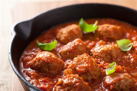 Alb Ndigas De Carne Caseras Con Salsa De Tomate Recet N