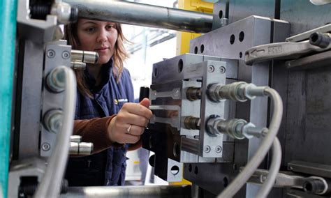 Inyección De Materiales Plásticos Centro Abre