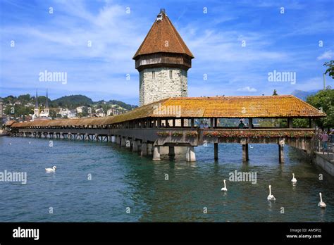 Wasserturm Kapellbruecke Luzern Schweiz Europa Stockfotografie Alamy