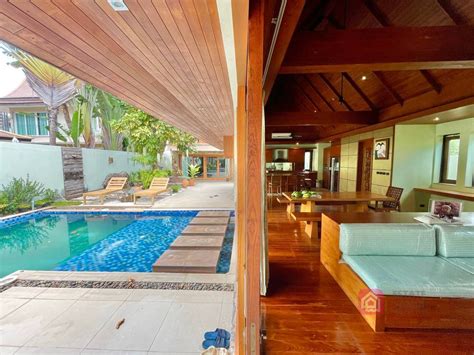 Traditional Thai Pool Villa For Sale in Bangrak, Koh Samui Island