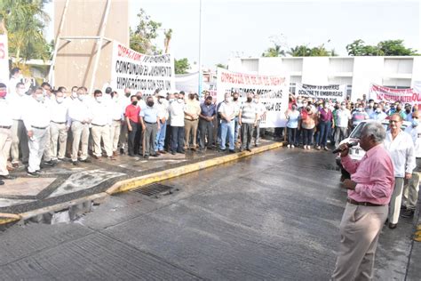 El Heraldo De Poza Rica Exigen Cese Del Director Del Hospital De Pemex