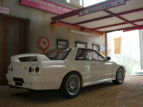 Modellautos Nissan Skyline R32 1 18 Autoart R32 Gt R V Spec Ii Weiss