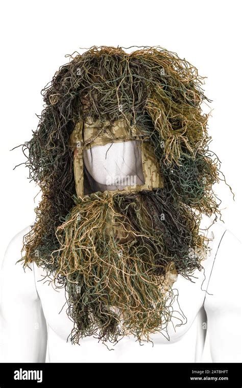 Traje Ghillie Aislado Sobre Fondo Blanco Traje De Francotirador De