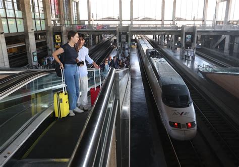 Renfe amplía sus trenes de Alta Velocidad para este puente entre Madrid