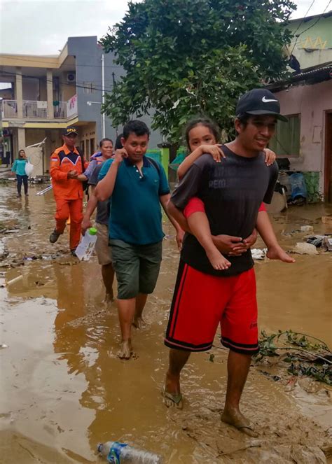 Indonésie le bilan des inondations grimpe à 21 morts Geo fr