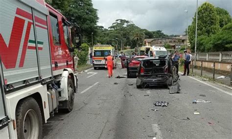 Tir Contromano Si Schianta Contro Auto I Feriti In Codice Rosso