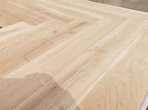 European Oak Solid Hardwood Fishbone Flooring Oak Wooden Timber Floor