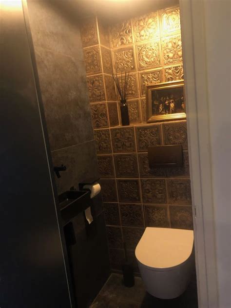 Toilet Met Metallook En Gouden Portugese Tegels Portugese Tegels